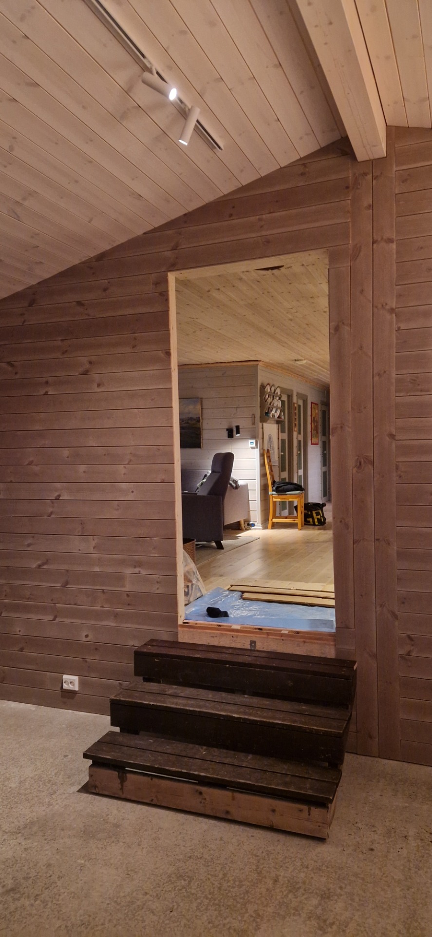 En midlertidig trapp får fungere til gulvet er lagt.